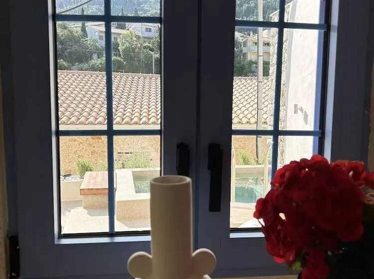 تختخواب و صبحانه Tellion Suites