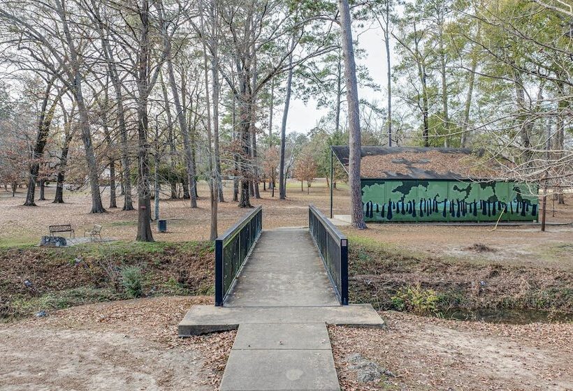 Charming Columbus Home: Steps To Lakebottom Park!