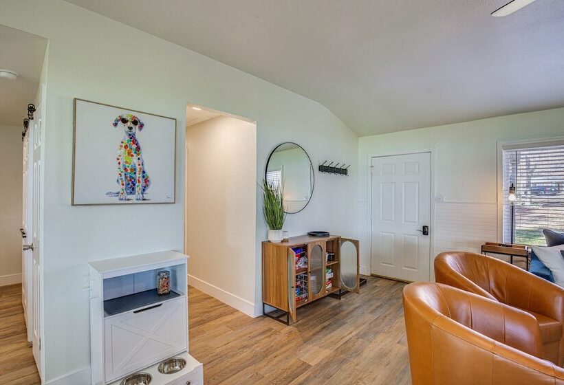 Private Dock: Charming Cedar Creek Retreat!