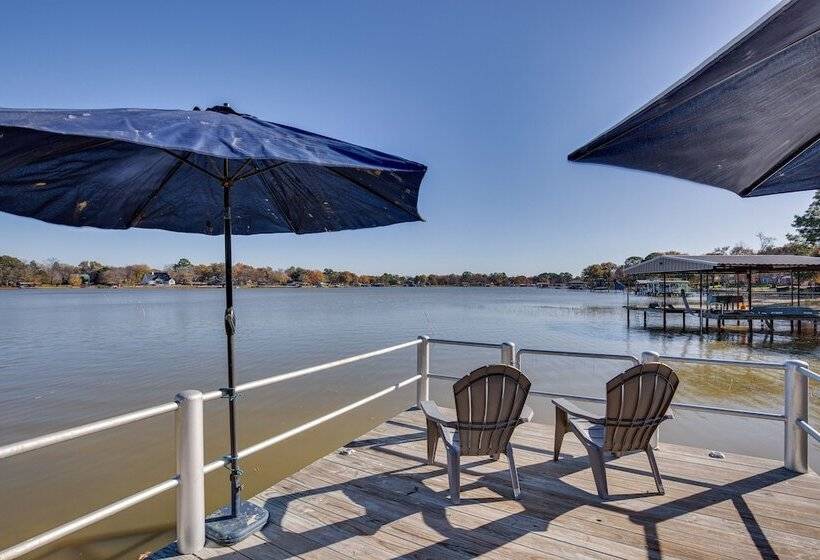 Private Dock: Charming Cedar Creek Retreat!