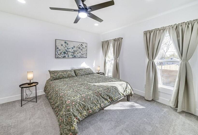 Charming San Antonio Home ~ 2 Mi To The Alamo!