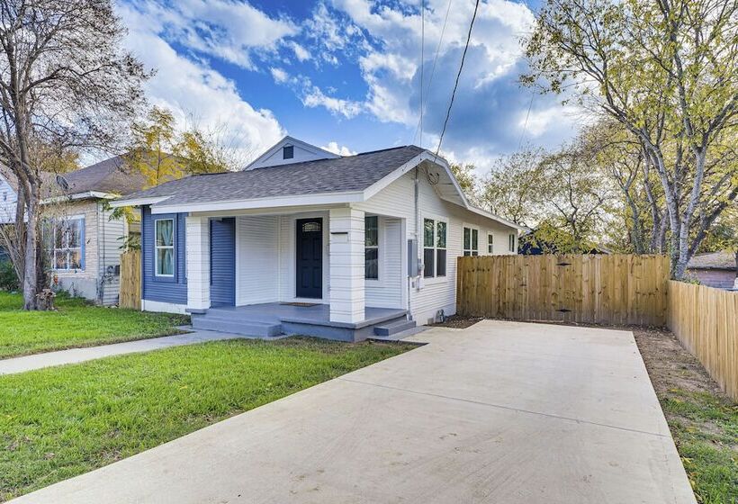 Charming San Antonio Home ~ 2 Mi To The Alamo!