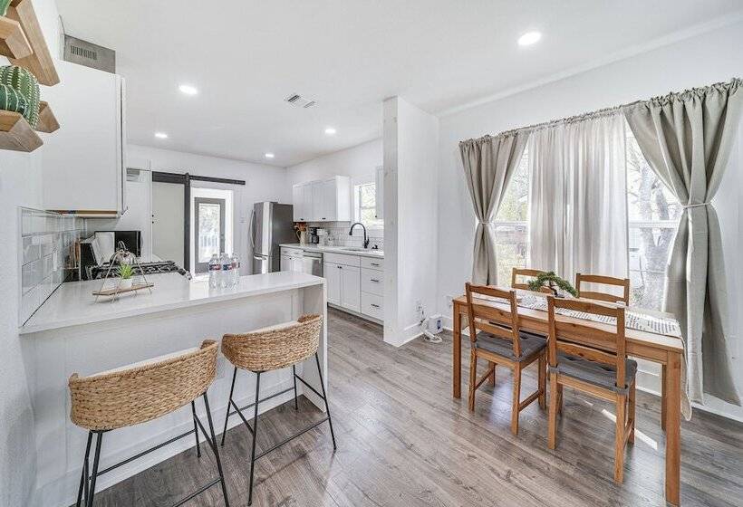 Charming San Antonio Home ~ 2 Mi To The Alamo!