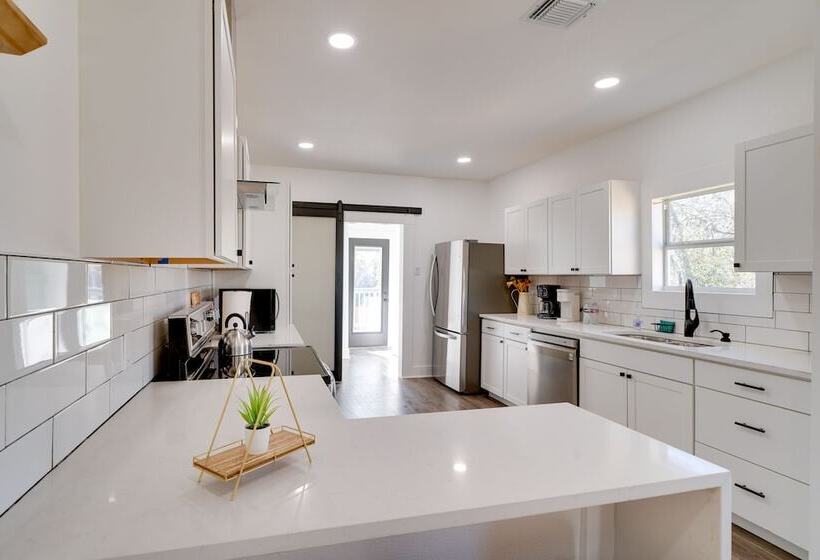 Charming San Antonio Home ~ 2 Mi To The Alamo!