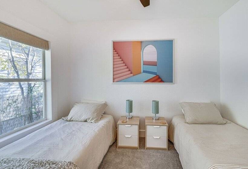 Charming San Antonio Home ~ 2 Mi To The Alamo!