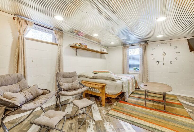 Chippewa Falls Vacation Rental: 6 Mi To Eau Claire