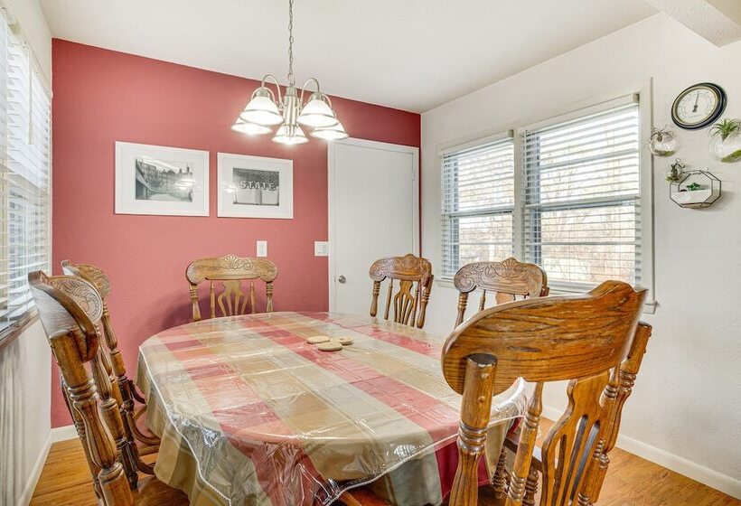 Chippewa Falls Vacation Rental: 6 Mi To Eau Claire