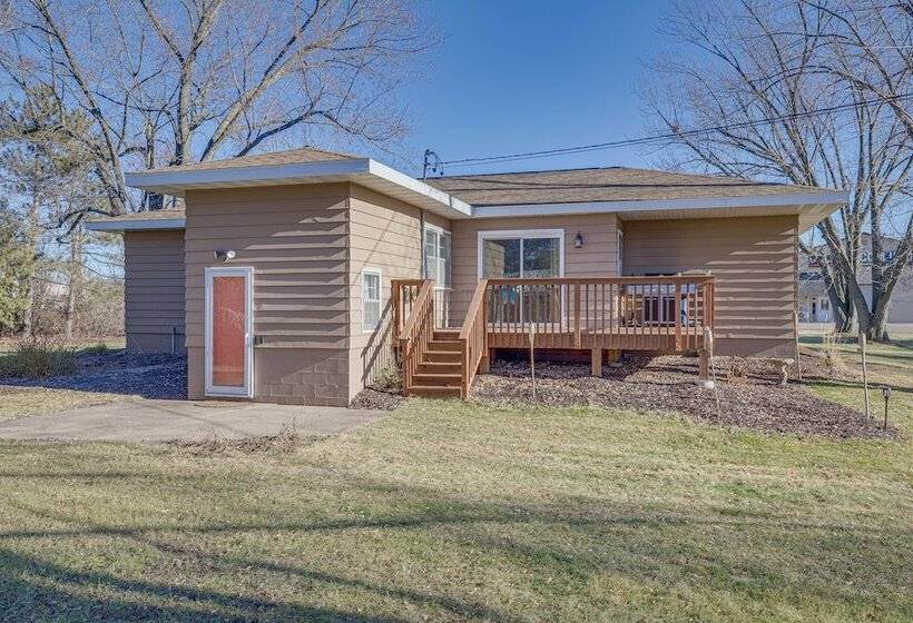 Chippewa Falls Vacation Rental: 6 Mi To Eau Claire