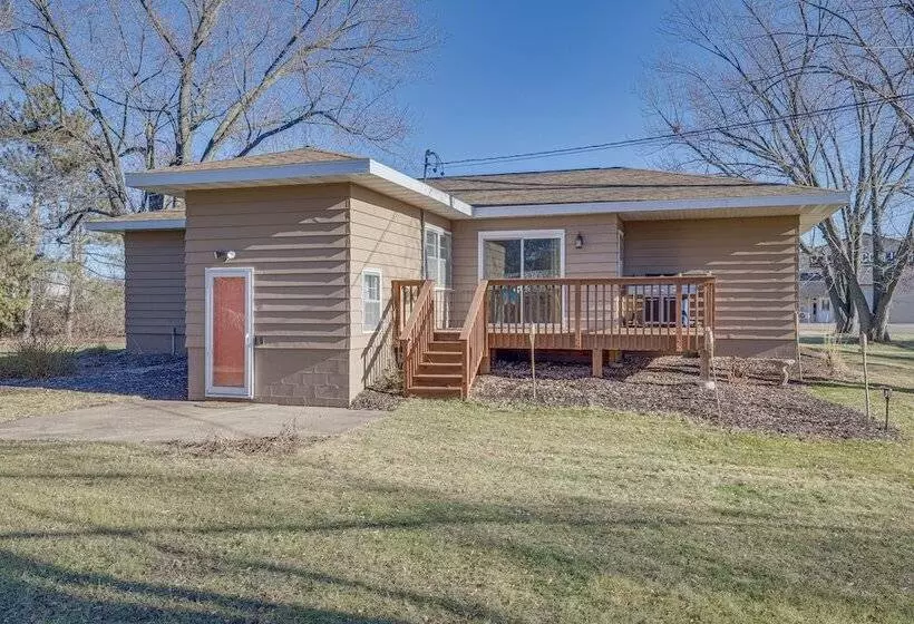 Chippewa Falls Vacation Rental: 6 Mi To Eau Claire