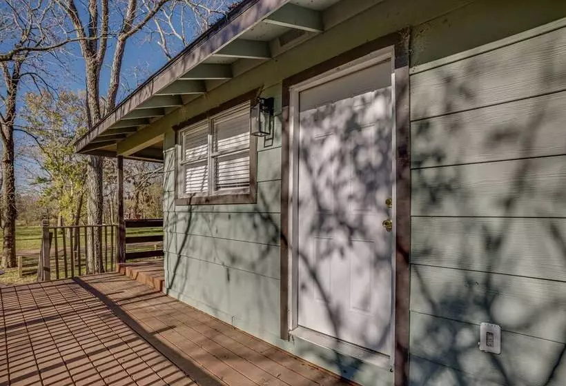 Dog Friendly Cleveland Home W/ Deck, Near Fishing!
