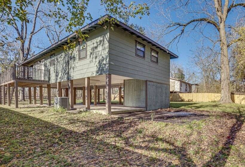 Dog Friendly Cleveland Home W/ Deck, Near Fishing!