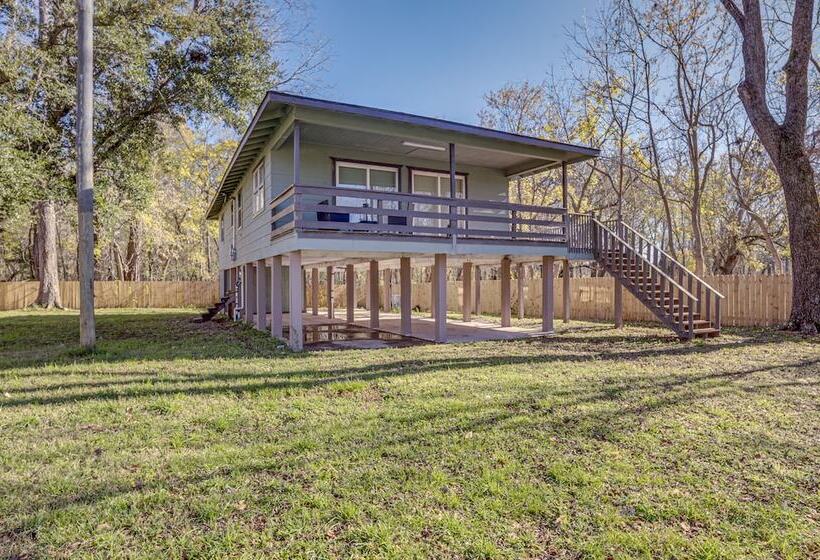 Dog Friendly Cleveland Home W/ Deck, Near Fishing!