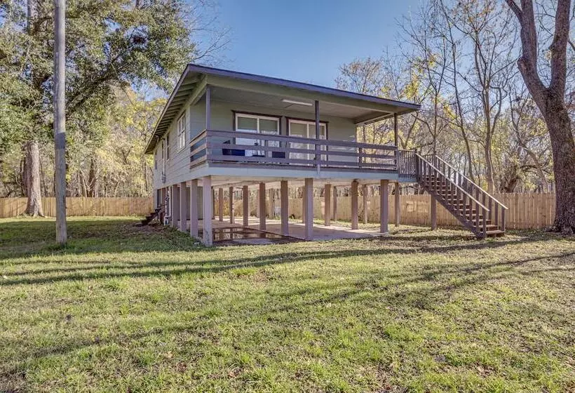Dog Friendly Cleveland Home W/ Deck, Near Fishing!