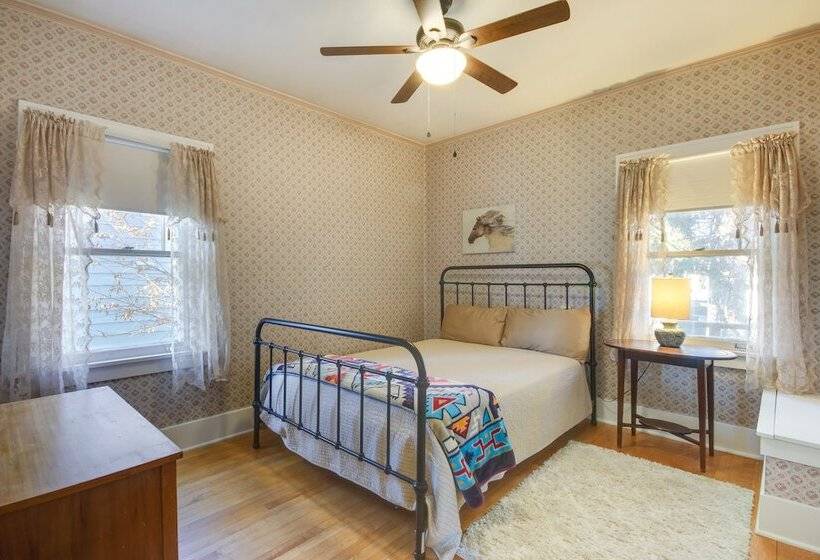 Downtown Red Lodge Home   8 Mi To Skiing!