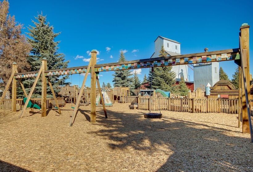 Downtown Red Lodge Home   8 Mi To Skiing!