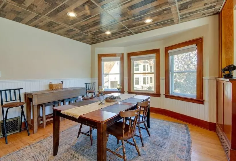 Downtown Red Lodge Home   8 Mi To Skiing!