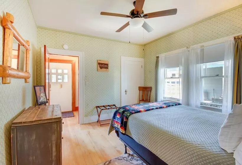 Downtown Red Lodge Home   8 Mi To Skiing!