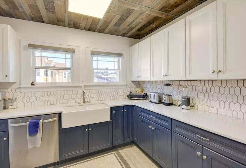 Downtown Red Lodge Home   8 Mi To Skiing!