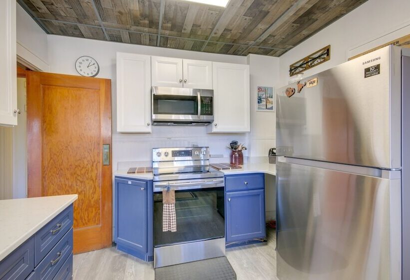 Downtown Red Lodge Home   8 Mi To Skiing!