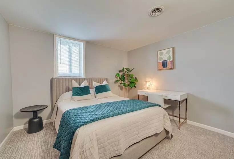 Family Friendly Boyne Falls Home: Golf, Ski & More