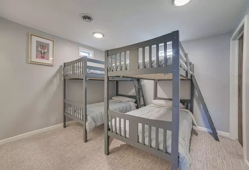 Family Friendly Boyne Falls Home: Golf, Ski & More