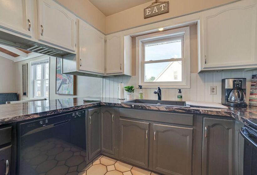 Family Friendly Boyne Falls Home: Golf, Ski & More