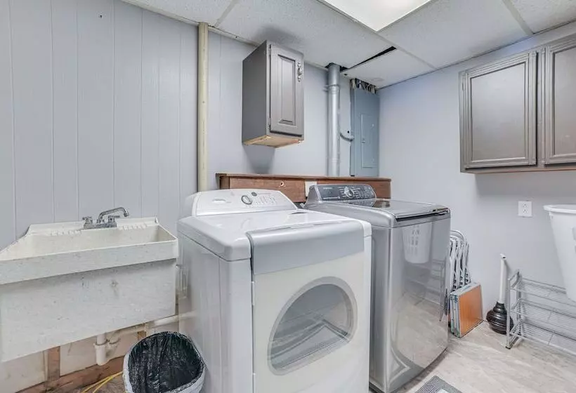 Family Friendly Boyne Falls Home: Golf, Ski & More