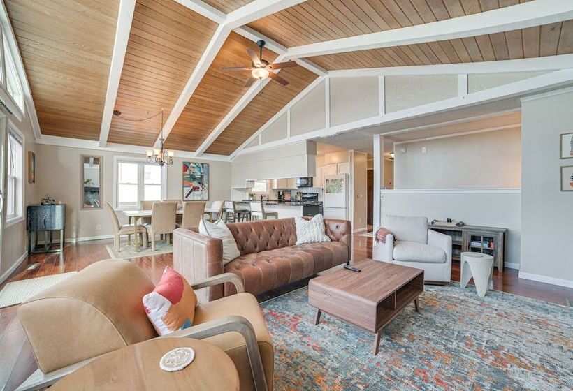 Family Friendly Boyne Falls Home: Golf, Ski & More