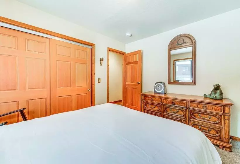 Family Friendly Truckee Cabin In Tahoe Donner!