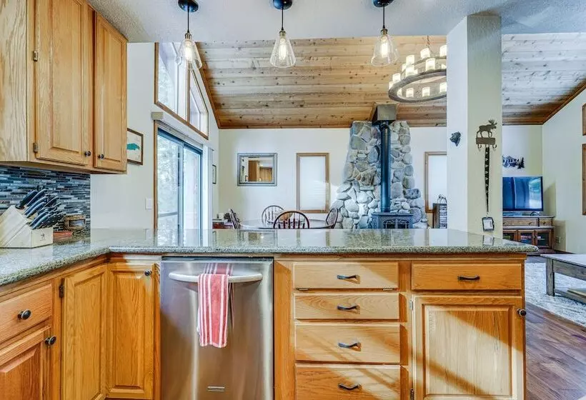 Family Friendly Truckee Cabin In Tahoe Donner!