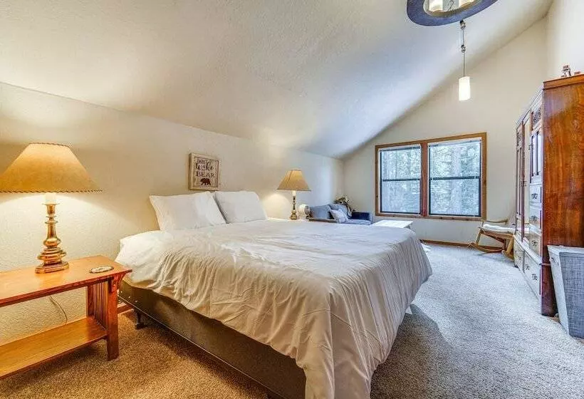Family Friendly Truckee Cabin In Tahoe Donner!