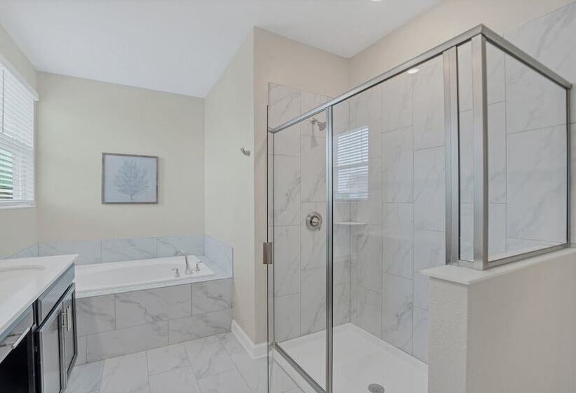 Fantasia @ Storey Lake By Shine Villas #408