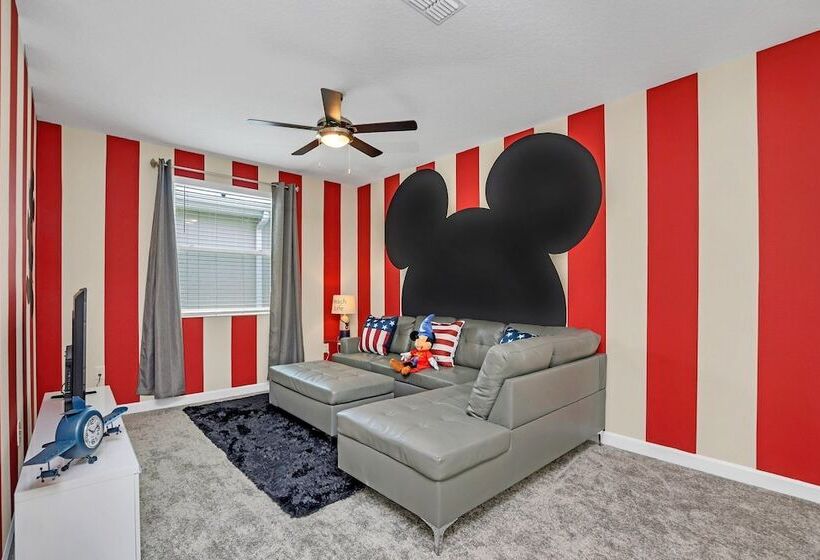 Fantasia @ Storey Lake By Shine Villas #408