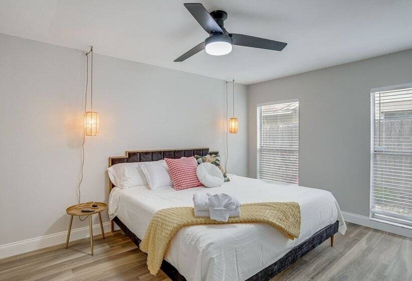 Fully Remodeled St Petersburg Home W/ Private Pool