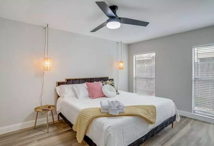 Fully Remodeled St Petersburg Home W/ Private Pool