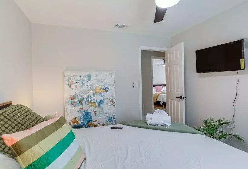 Fully Remodeled St Petersburg Home W/ Private Pool