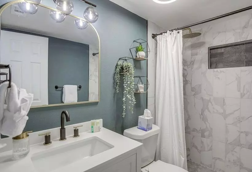 Fully Remodeled St Petersburg Home W/ Private Pool