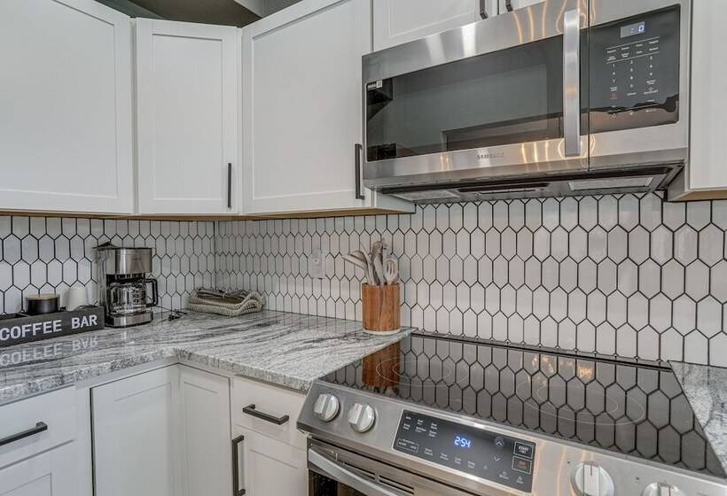 Fully Remodeled St Petersburg Home W/ Private Pool