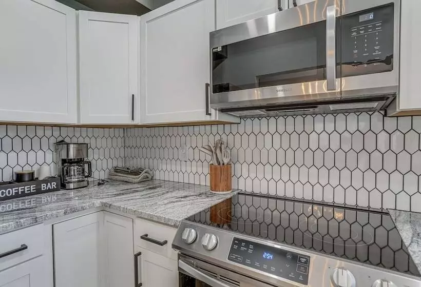 Fully Remodeled St Petersburg Home W/ Private Pool