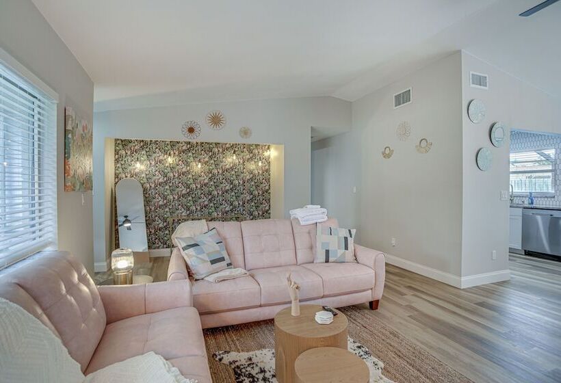 Fully Remodeled St Petersburg Home W/ Private Pool