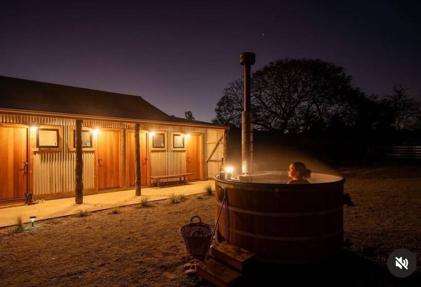 Отель Figtree Retreat