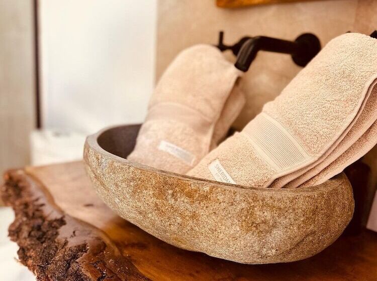 Отель Figtree Retreat