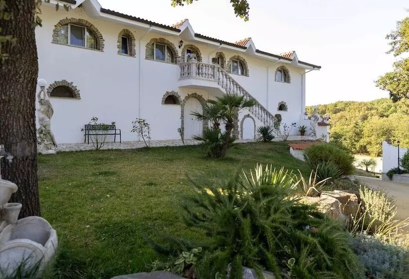 Hotelli Tenuta Lunoa