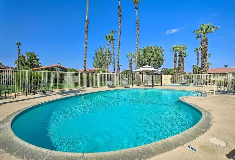 Indio Home W/ Pool Access: 2 Mi To Coachella!