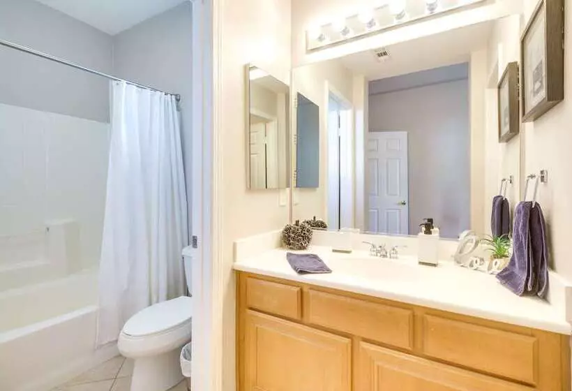 Indio Home W/ Pool Access: 2 Mi To Coachella!