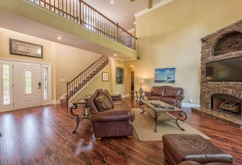 Lakeside Landing By Avantstay Private Dock