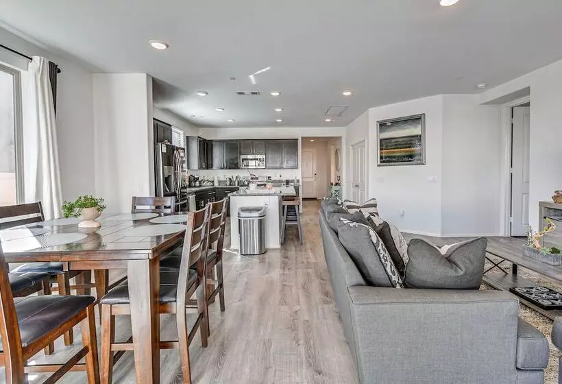 Luxe Beaumont Home W/ Private Pool!