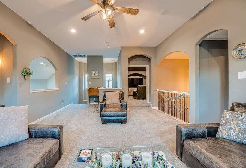 Sorrellwood  Mckinney Home W/ Pool: 4 Mi To Dtwn!