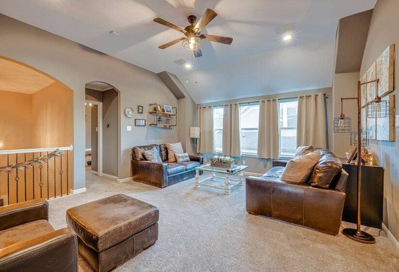 Sorrellwood  Mckinney Home W/ Pool: 4 Mi To Dtwn!