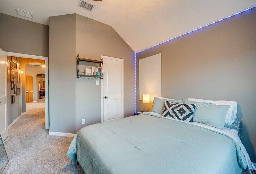 Sorrellwood  Mckinney Home W/ Pool: 4 Mi To Dtwn!